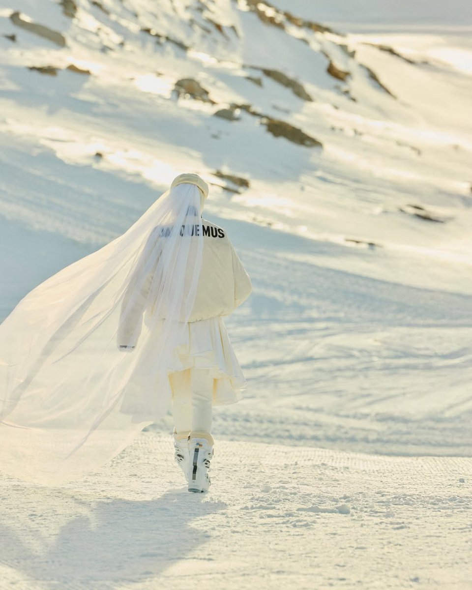 ComplexStyle's tweet image. The swoosh in the show for this Nike x Jacquemus collab is insane