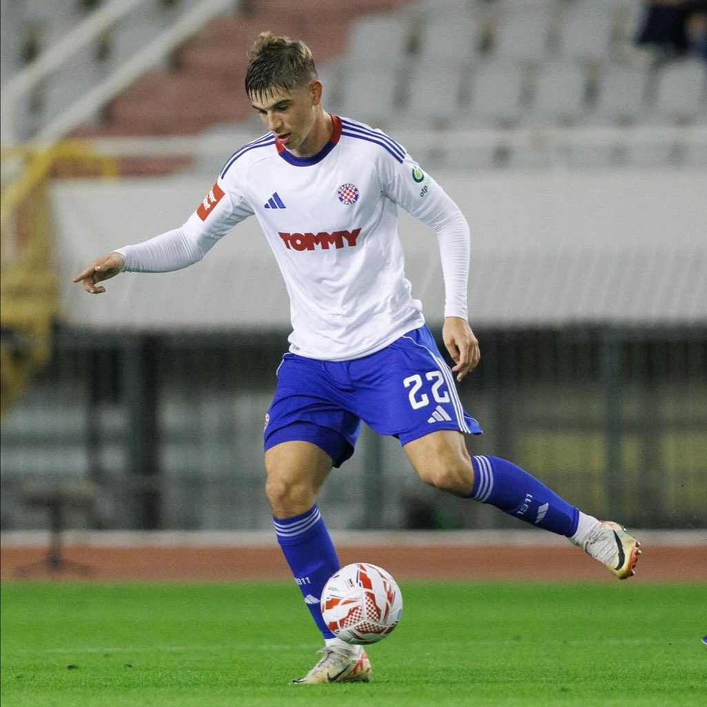 Inter_Xtra's tweet image. 🚨 #Inter is working on signing Hajduk Split defender, Branimir Mlačić. 🇭🇷 

Club executives met in Milan last week to discuss a January deal that would see the 18-year-old remaining at Hajduk until the end of the season on loan. 👀

If everything goes to plan, a deal could be…