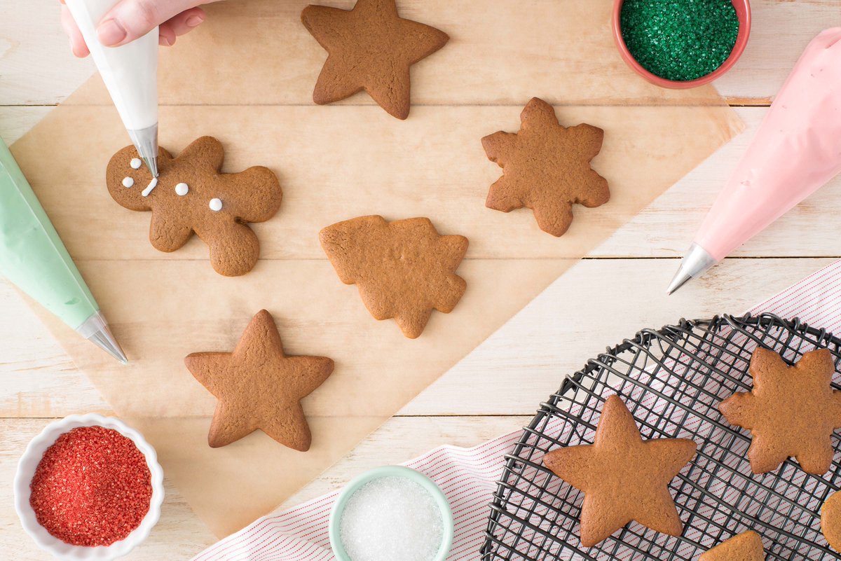 It's December! Are you all set to start decorating holiday cookies? Try our Royal Icing - it uses egg whites and will dry to a hard, glossy finish - perfect for Insta-worthy Christmas cookies.

bcegg.com/recipes-posts/…