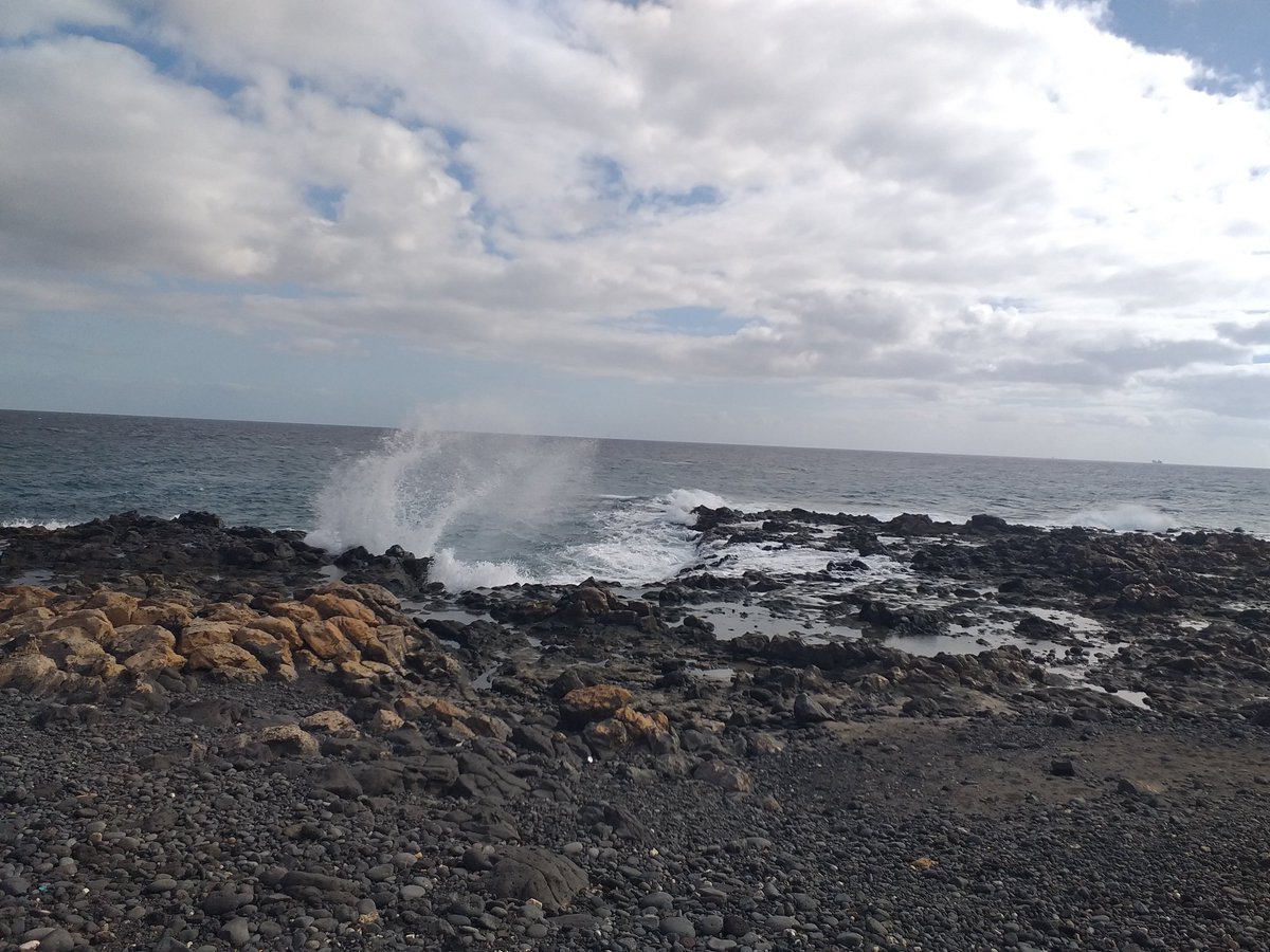 DJPTECHNO's tweet image. Hi 𝕏...just waited for the #spaceship coming out of the clouds.

High waves at the stone pool on 
#Mars on Earth today.

Here is a window for you. 👀😁