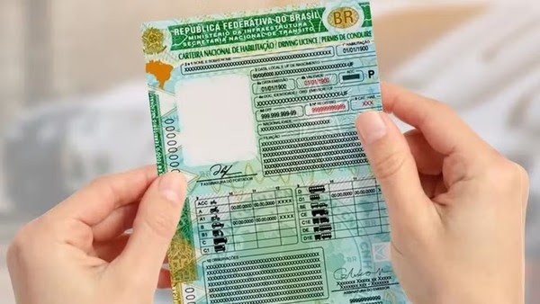 analise2025's tweet image. 🚨 URGENTE: Conselho Nacional de Trânsito (Contran) aprova o fim da obrigatoriedade da autoescola!

- Antes: 45 aulas teóricas/20 práticas obrigatórias na autoescola.

- Agora: curso teórico gratuito e só 2 aulas práticas obrigatórias que podem ser feitas com instrutor autônomo.