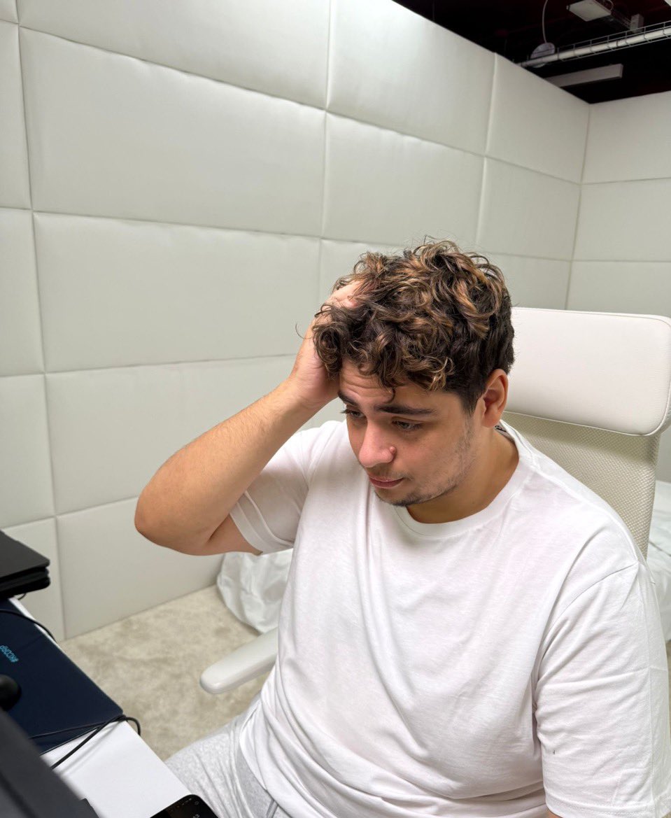 TopDeTwitch's tweet image. 🏆 Voici le classement des streamers les plus visionnés durant ce mois de novembre !

🥇 Aminematue (4 Millions d'heures)
🥈 JLTomy (2.4 Millions d'heures)
🥉 Kameto (2.4  Millions d'heures)
4️⃣ Domingo (1.8 Millions d'heures)
5️⃣ Gotaga (1.7 Millions d'heures)

Qu'en pensez vous ?