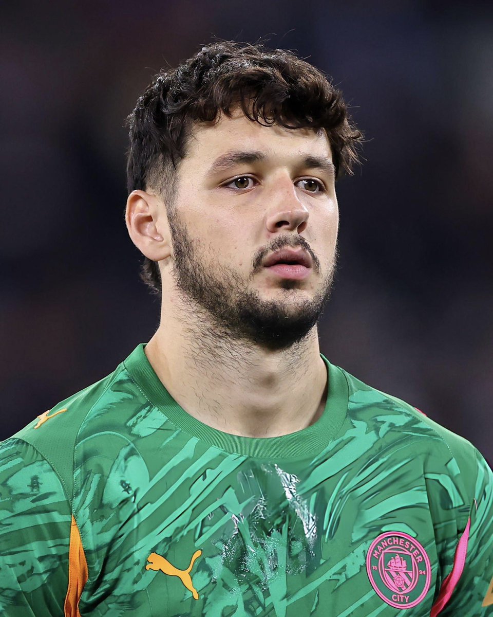 cityreport_'s tweet image. 𝘽𝙍𝙀𝘼𝙆𝙄𝙉𝙂: James Trafford wants to LEAVE #ManCity in January! 🚨‼️

Trafford was told he was joining as first choice keeper and talks in the summer centred on the move providing an opportunity to claim the England number one spot from Jordan Pickford! ❗️

📰 @Jack_Gaughan