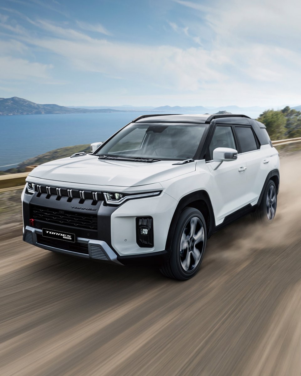 Un diseño tan icónico como dinámico ¡Así es la familia KGM Torres! 🙌🏻

Tú eliges:
🔋Torres EVX: 100% eléctrico
📦Torres EVX Van: 100% eléctrico con capacidad de carga extra
💪🏻Torres Híbrido o de Gasolina: potente y versátil

Si hay un camino, hay un Torres 🛣️ 
#KoreaGenuinelyMade