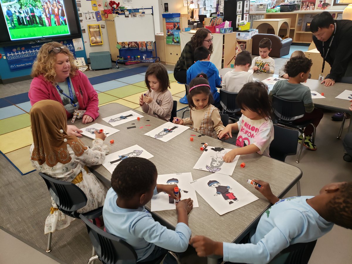 isd622's tweet photo. Last week, Ms Knuston's Pre-k class at Eagle Point celebrated Hmong New Year! Students learned about the holiday and how to dress up a friend in Hmong clothes through an arts and crafts. https://t.co/s49ZtnSc1r