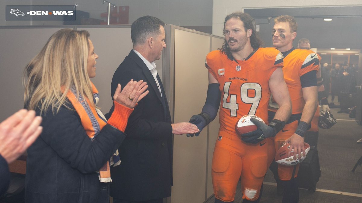 Broncos's tweet image. A hard-fought @SNFonNBC W. 😤

Inside the locker room after #DENvsWAS:
