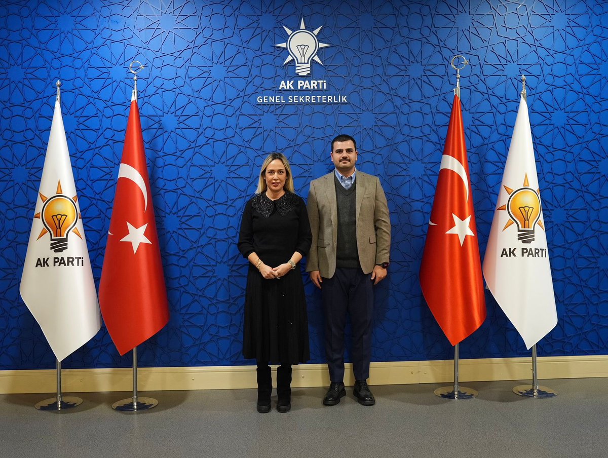 İzmir Kadın Kolları Başkanlarımızdan Gözde Keskin Özalp’i Genel Merkezimizde misafir ettik.

Ziyaretlerinden dolayı teşekkür ediyorum.