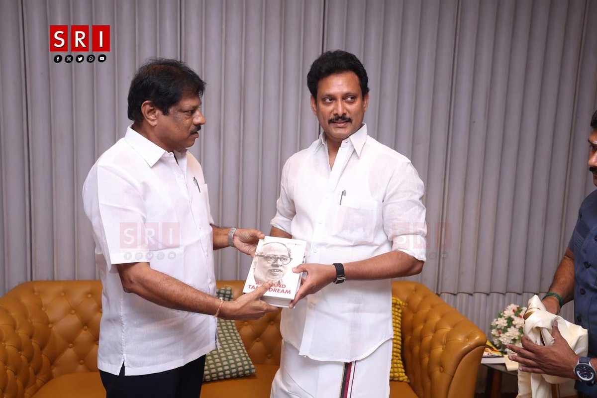 Moorthyjayaram2's tweet photo. இனிய பிறந்தநாள் காணும் எங்கள் பள்ளி கல்வித்துறை அமைச்சர் அவர்கள் பல்லாண்டு காலம் நலமுடன் வளமுடன் வாழ்க!வாழ்கவே!! https://t.co/16AREQ2N1Y