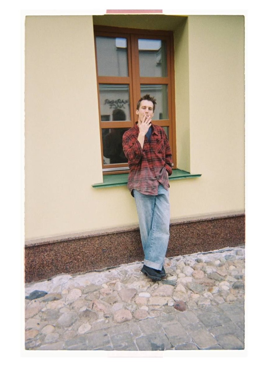 ⠀
"однажды чужая женщина родила мне родного брата" – это я о <a href="/dns_ttv/">денис титов.</a> всю осознанную жизнь.
учитель, лучший друг, экстренный контакт, the best partner in crime.
с твоим днём. будь всегда, пожалуйста.
🖤
⠀