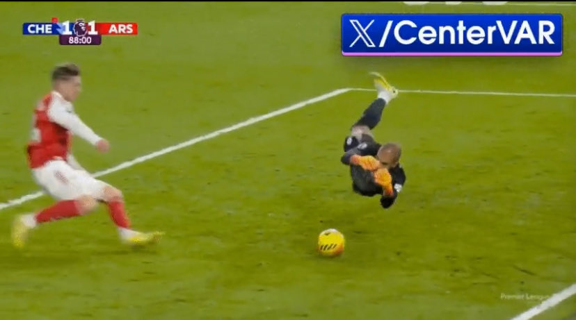<a href="/lidocaine_v2/">Doctuche</a> gyokores clearly diving in whilst ball is not in sanchez's hands! his feet never leave the ground