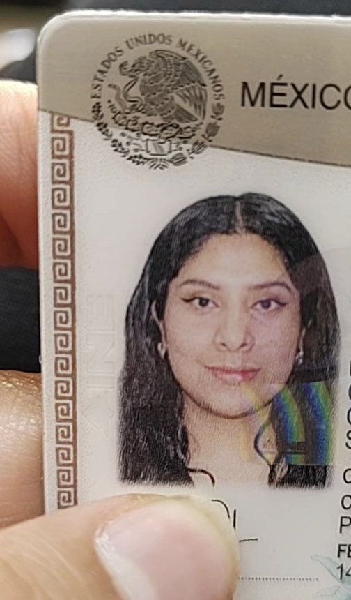 Alch sí salí bonita en mi foto del INE :3