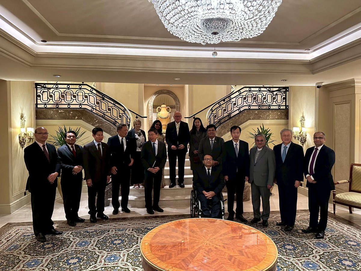 MYEmbassyCairo's tweet image. Asian Ambassadors in Cairo had productive exchanges of views on regional issues, particularly on Gaza, with His Excellency Mohamed El-Orabi, former Foreign Minister of Egypt and Chairman of the Egyptian Council for Foreign Affairs whose diplomatic career spanning over 50 years.