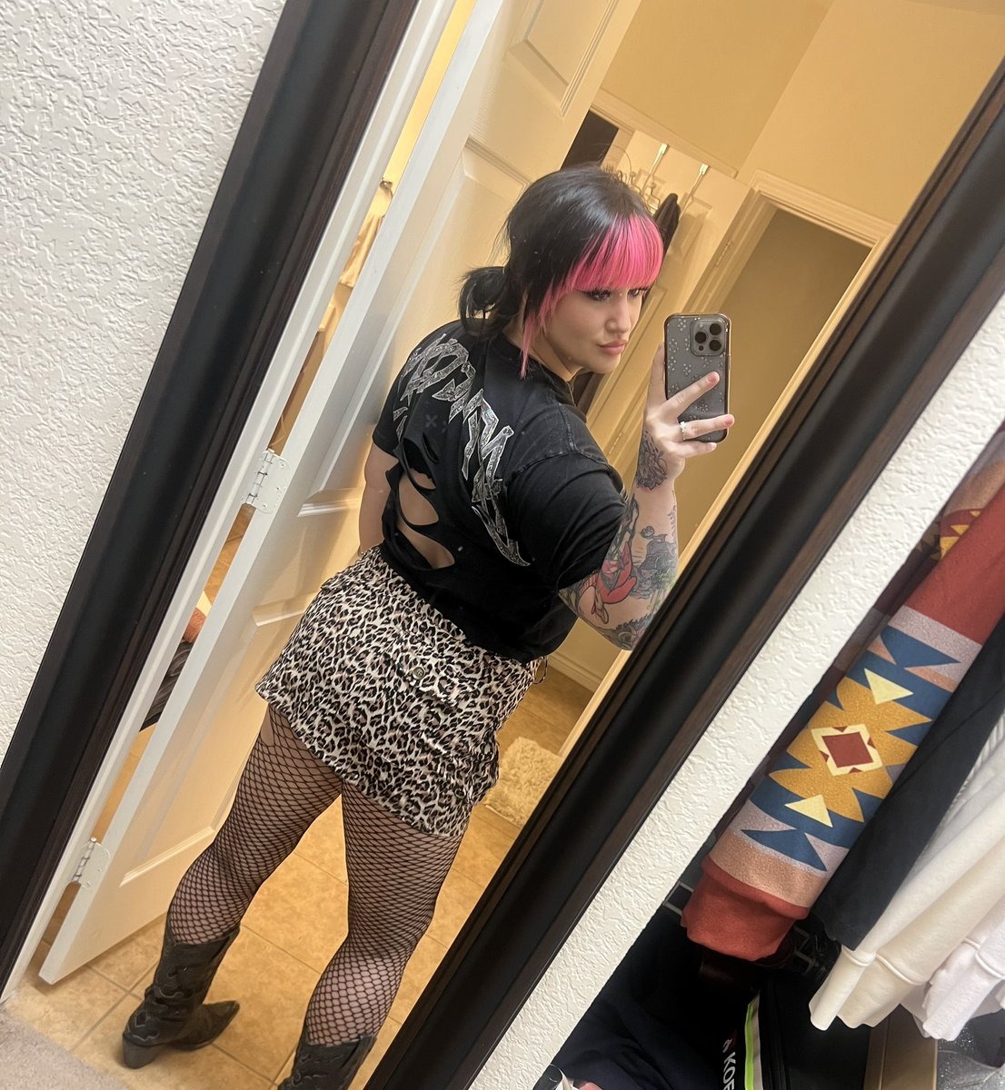 Went dancing on my 30th with my fam! 🖤🖤🖤 even made my mama go! Had so much fun! #redriver #birthday #yallternative #dancing