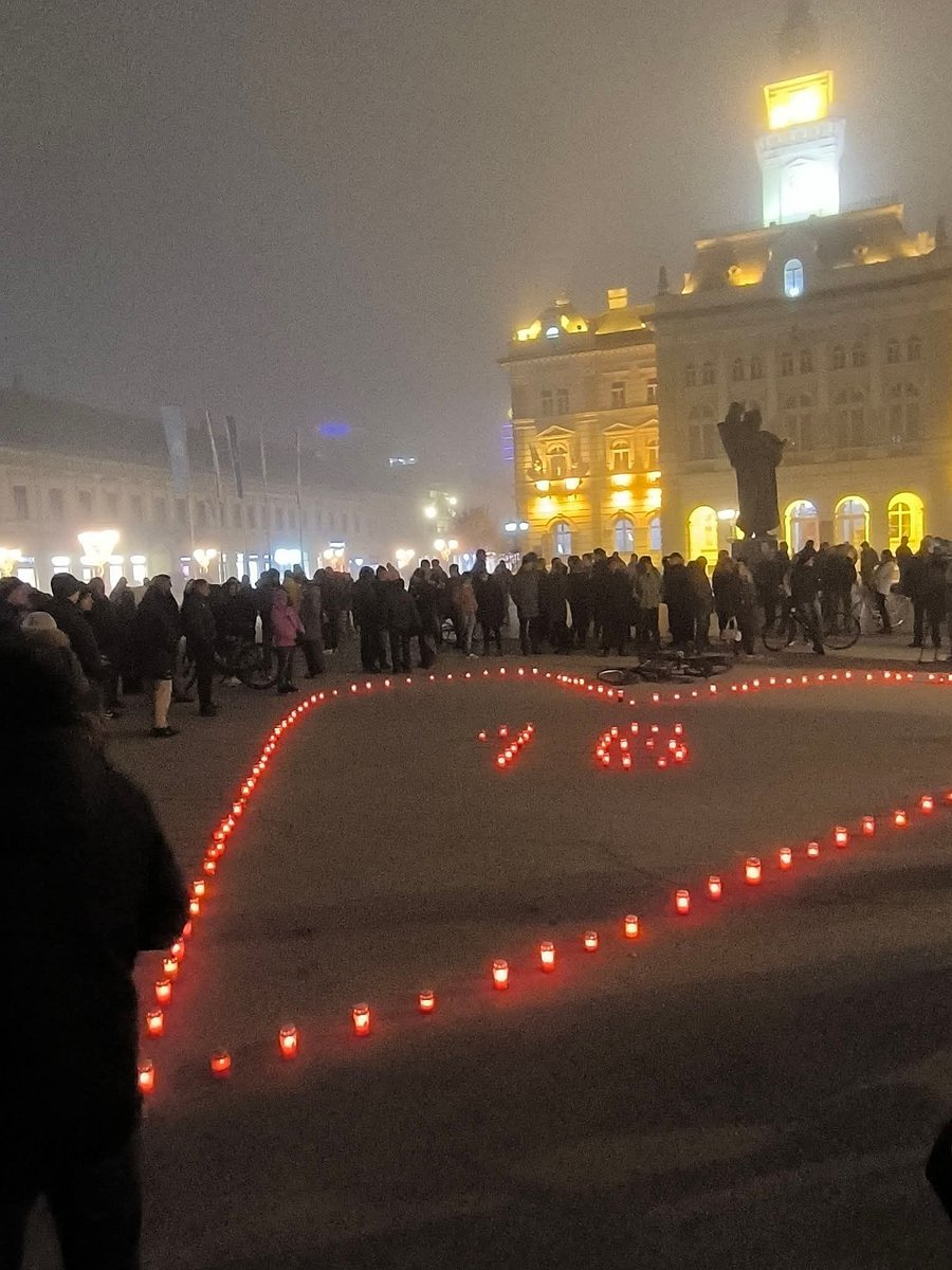 16 života
13 meseci
