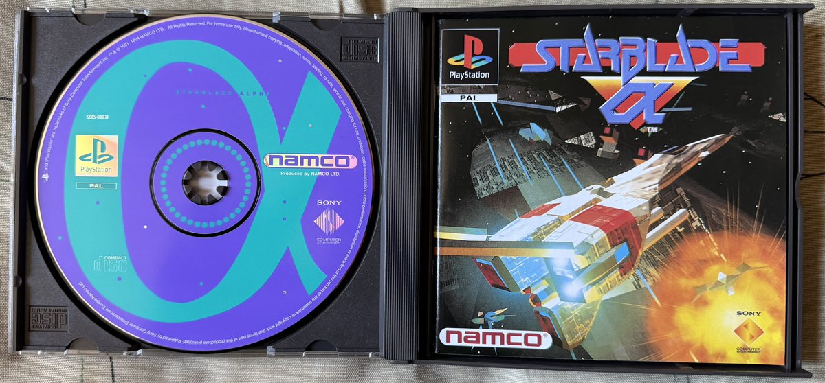 Ophilippos1's tweet photo. #RetroGaming Ophil de ma collec #Playstation qui grandit😉 Bienvenue à #StarBladeAlpha (1995 #Namco)
📀Shoot’em up #FMV
🗣️ adapté du jeu #arcade sur #System21 de #Namco sorti en 1991🤩
⭐️ Hype :🔥🔥🔥🔥❌ sinon go chez @Arunotaku https://t.co/TjAHAE8Ief kif assuré👍 https://t.co/yk1vmp4xzY