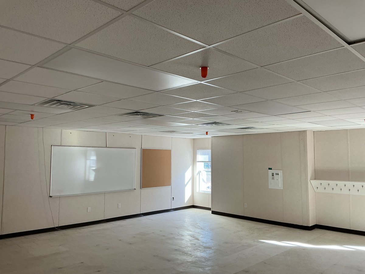 ModularGenius's tweet image. Progress in West Virginia! This modular classroom was originally purchased new by Marshall County Schools during the construction of a new elementary school. Now that the school is complete, our team has dismantled, transported and reinstalled the building at a local high school.