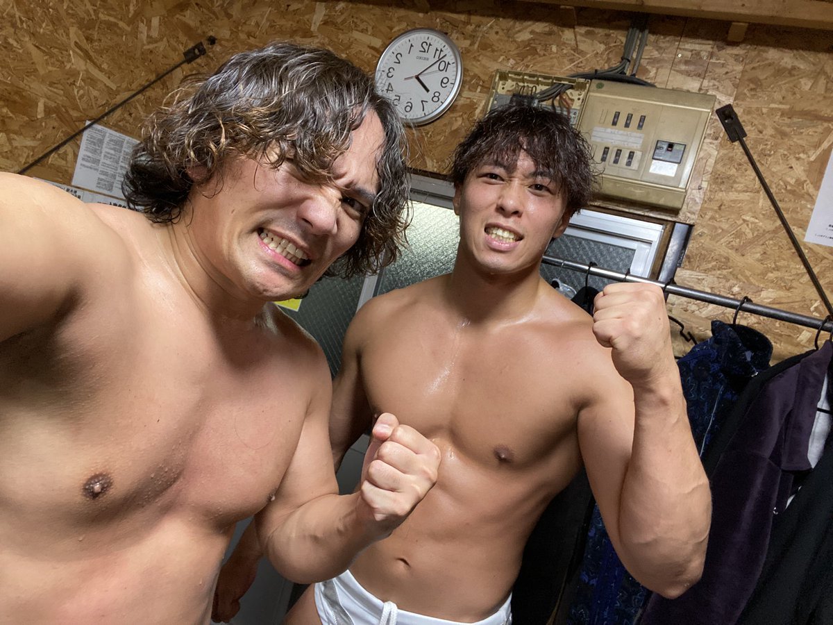 SUSUMU___'s tweet image. J-STAGE10周年おめでとう！！
小さなところから始まって一時期はたくさんのプロモーターを嫉妬させる大会を作り上げた山内さん
これからもよろしくね！

そして君は誰だ！本当に壮馬か！！

#jstage