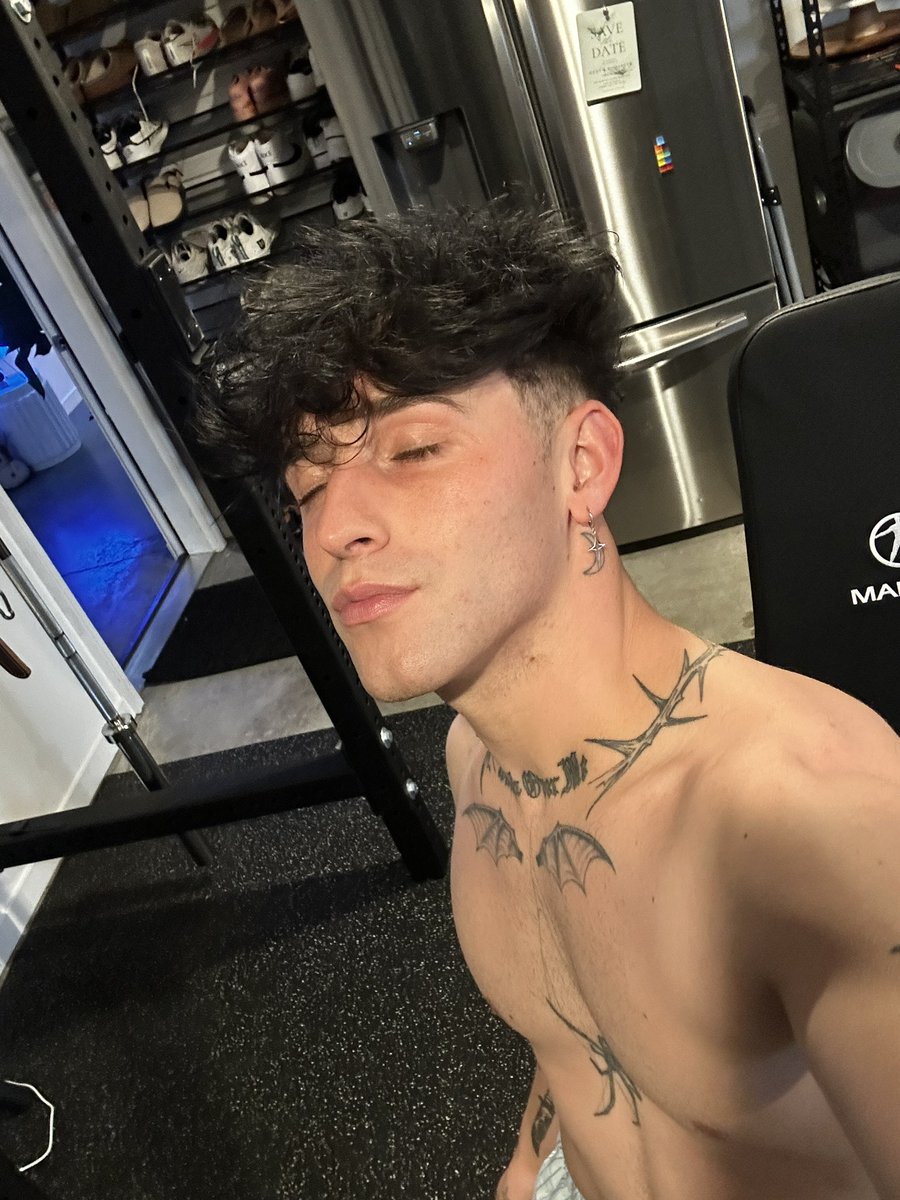 𝖈𝖍𝖆𝖘𝖊 𖤐 tweet media