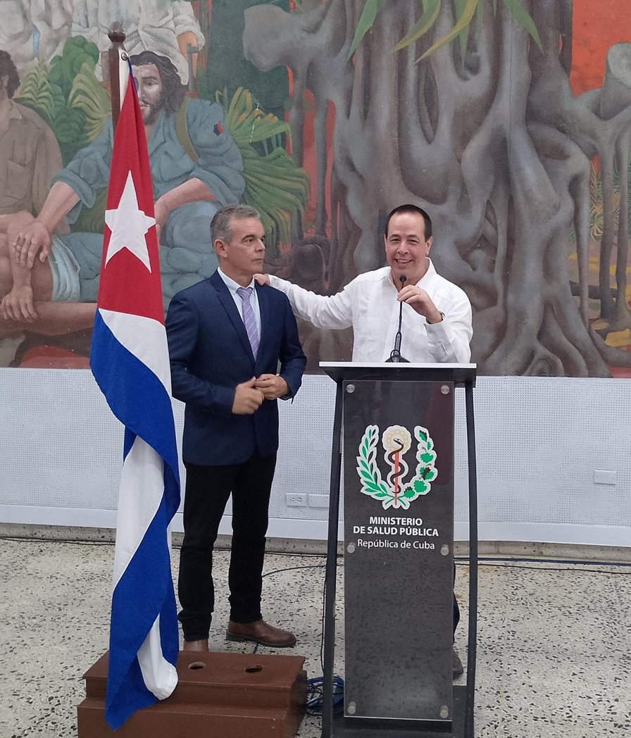japortalmiranda's tweet image. 🇨🇺 Durante el acto del @MINSAPCuba por el Día de la Medicina Latinoamericana, reconocimos este lunes la labor de los locutores cubanos que este 1ro de diciembre celebran su día.
Gracias a quienes acompañan el quehacer del Sistema Nacional de #Salud en tan disímiles escenarios.