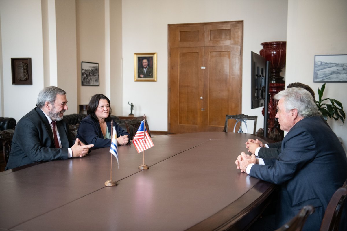 Intendencia de MVD tweet media