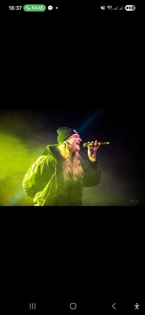 BeCrew's tweet photo. Catch your Breath  @essigfabrik November 29th 2025, Cologne - Germany 🇩🇪 

#catchyourbreath #catchyourbreathband #photography #music #heavy #heavymusic #colorful #picoftheday #pictures #takingpictures #BeCrewsArts #photographerinthewheelchair https://t.co/IS2otDCeIo