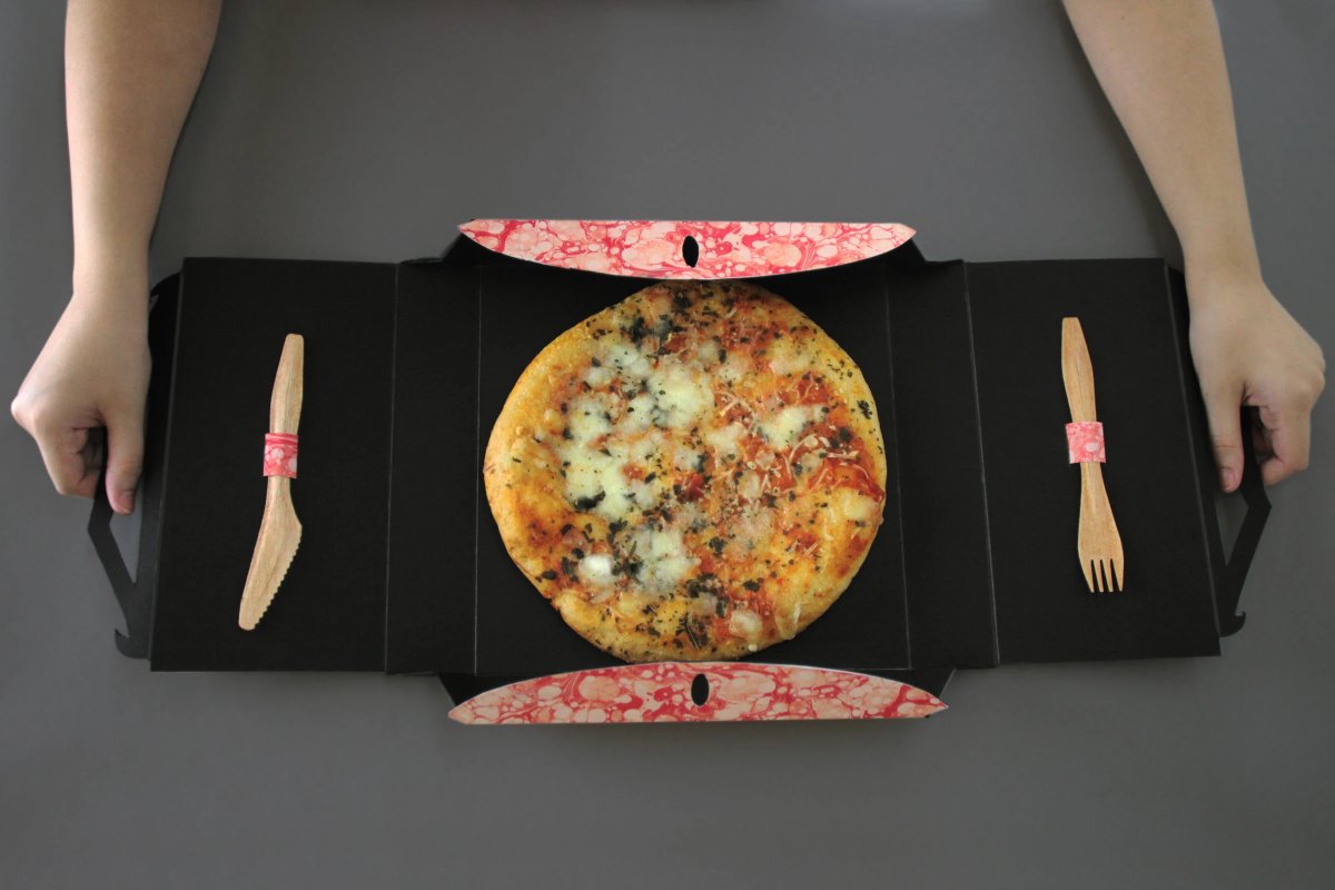 toxel's tweet image. Vesuvio Pizza Packaging: toxel.com/design/2025/11…