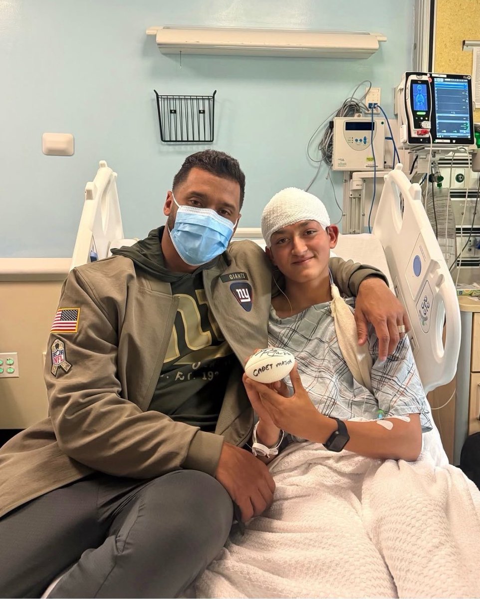 DangeRussWilson's tweet image. We are Grateful &amp;amp; Humbled Dr. Carr by your kind words! Our @WhyNotYouFdn Working w/ @MountSinaiPeds shows Compassion is Powerful! Witnessing these kids endure life’s toughest battles is a testament to their strength and to God’s grace! #WhyNotYou bit.ly/4oraMNS