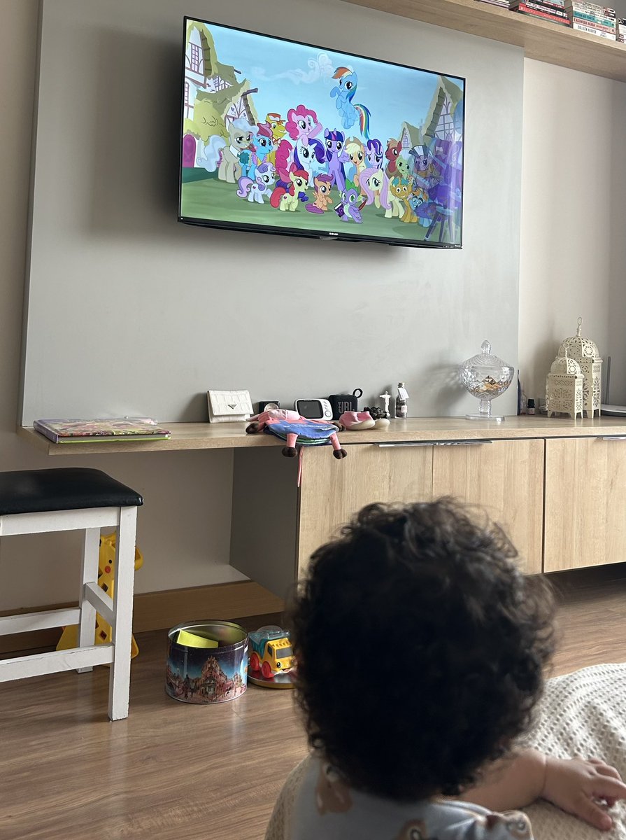 hmklcs's tweet image. fazendo minha parte para consertar essa geração