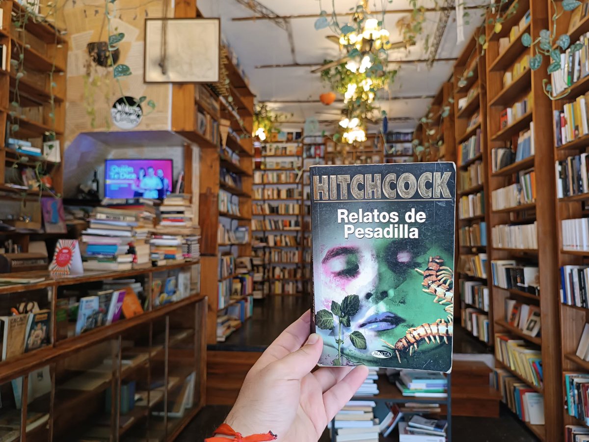 Relatos De Pesadilla. Hitchcock.

Estas y otras historias fueron seleccionadas por Hitchcock entre las estimulantes páginas de narraciones que producen escalofríos...

#AndaBuscarloAlChopin
#InYourFaceAmasson
#BildungLibros
#TristanNarvaja
#LibrosNuevos
#LibrosLeídos