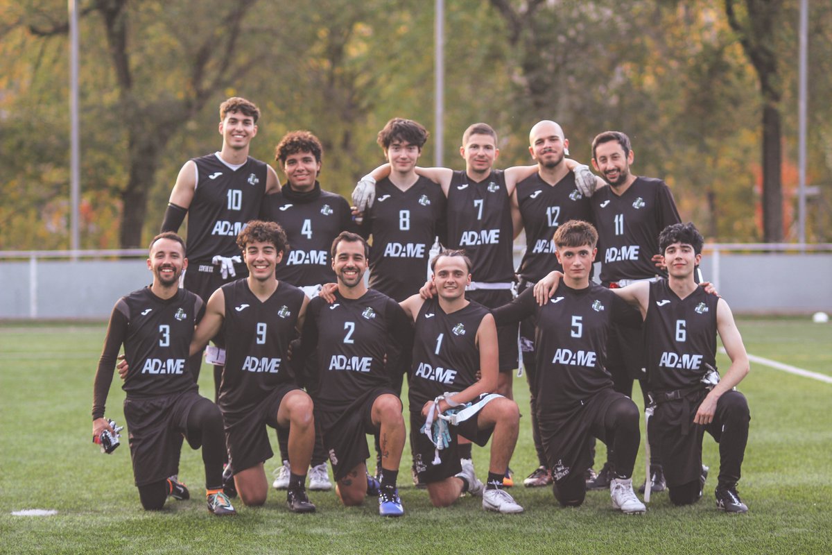 🏈🚸La selección extremeña SUB17 mixta es 🥉 tercera del Campeonato de 🇪🇸 España por Autonomías. 

🔝 Extremadura fue la única comunidad con medalla fuera de Madrid, Valencia y Cataluña. 

El ♀️ femenino fue 👏 semifinalista y el ♂️ masculino 7º puesto.

📝footballextremadura.wordpress.com/2025/12/01/ext…