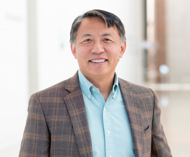 Haitao Li, chair of UMSL’s Supply Chain and Analytics Department, is researching how advanced analytics and AI can help protect against foodborne illnesses. Read more: thepoultrysite.com/articles/an-in…