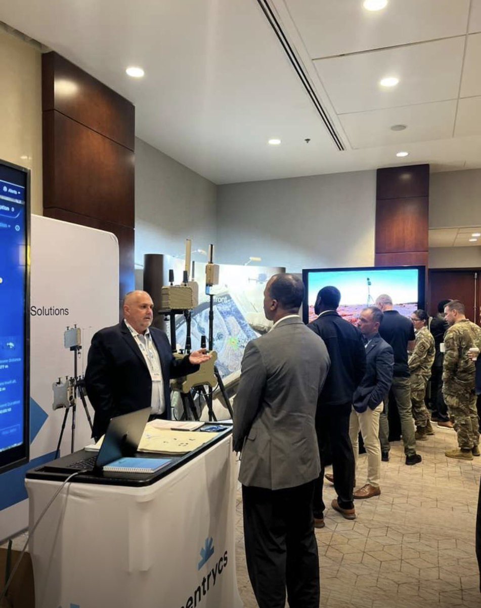 bodoxstocks's tweet image. $ONDS #ONDS

@Sentrycs is showing U.S. agencies at the Counter UAS Technology USA Conference how C-UAS goes from battlefield to ballpark 👀 

A perfect pitch stage for future government deals 🚀

The full buffet of U.S. forces, homeland security-adjacent agencies and NATO/allied…