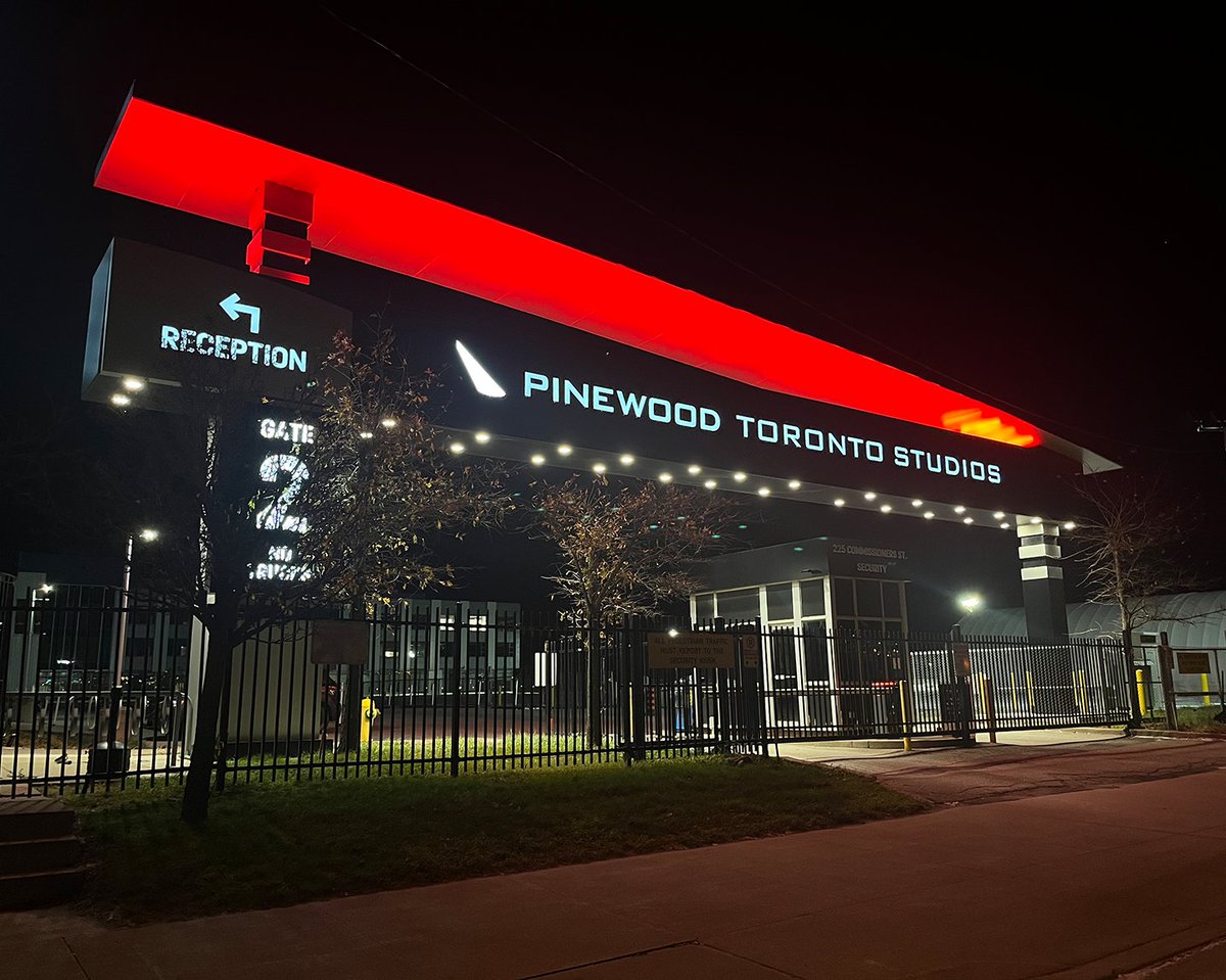 PinewoodStudios's tweet photo. We have lit up the gatehouses red across our Studios to commemorate #WorldAIDSDay. Held every year on 1 December, World AIDS Day is a time to remember those we have lost to HIV #PinewoodStudios #SheppertonStudios #PinewoodTorontoStudios https://t.co/eCtUqpkpEV