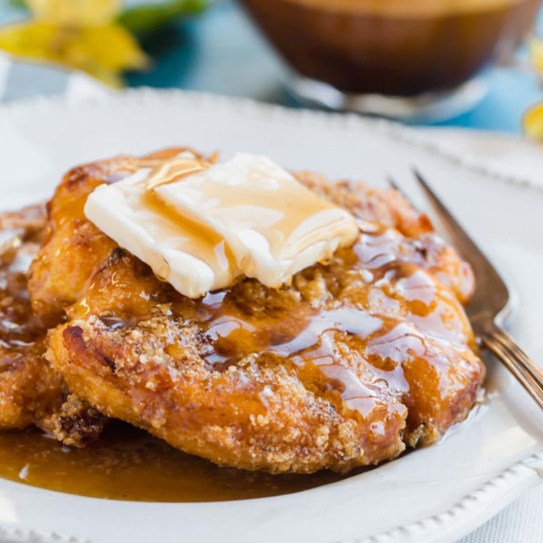 Lowcarbjiji's tweet image. Easiest way to enjoy keto chicken &amp;amp; waffles...Made in less than 30 minutes with just a few ingredients, this recipe is going to make your day if you are missing crispy fried chicken and waffles dredged in maple syrup.

By: @ketofocus
#chickenandwaffles #ketochickenandwaffles