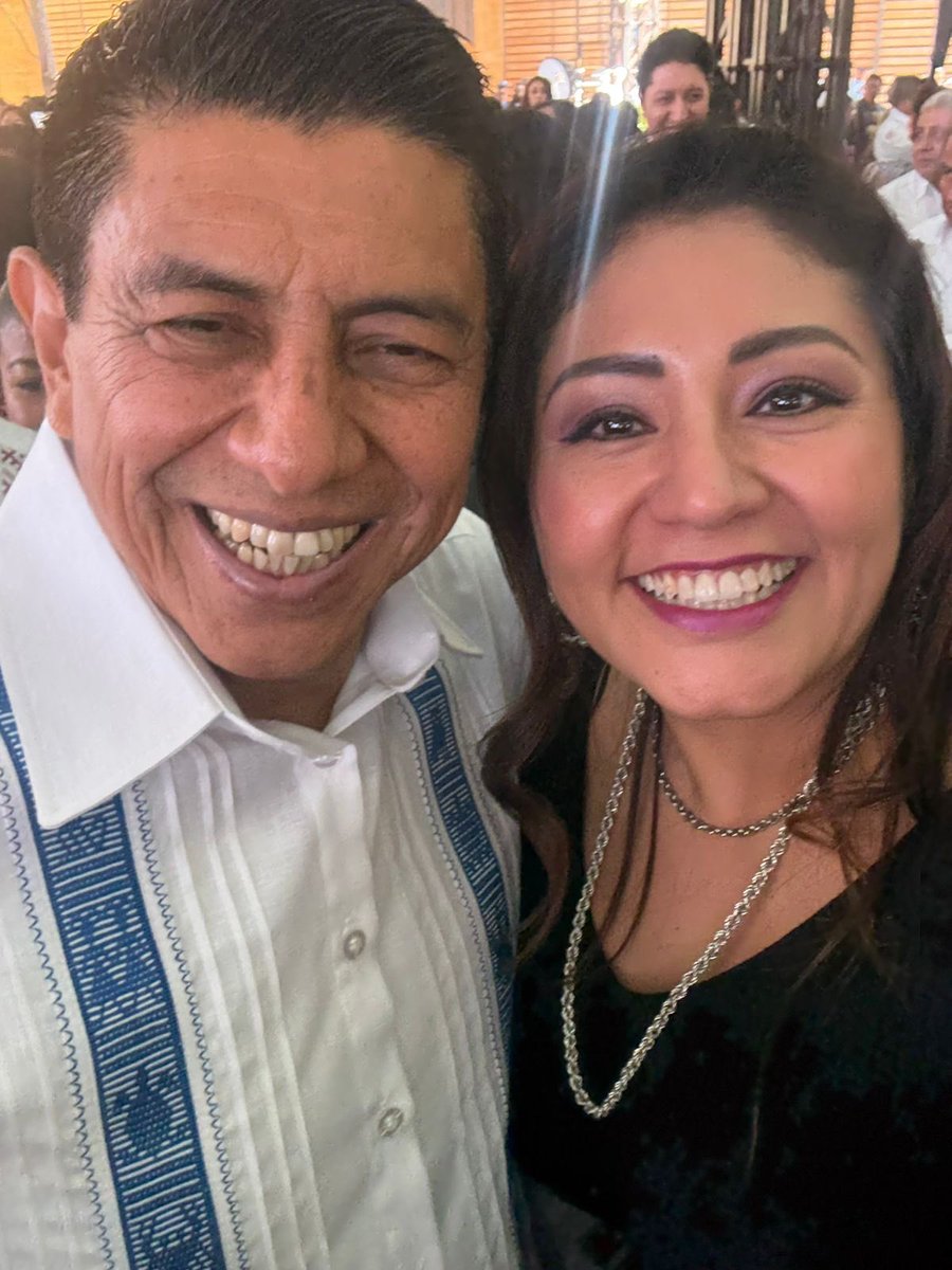 lizconcha's tweet photo. Acompañé al gobernador, @salomonj en su presentación de avances y rendición de cuentas de este tercer año de gobierno. 📜🇲🇽

Hoy reafirmamos que en Oaxaca la transformación no se detiene… porque aquí, la primavera sigue floreciendo. 🌸🫶🏼

#LizConcha
#CumpliendoPorTodasyTodos #EntregandoBuenosResultados

@GobOax