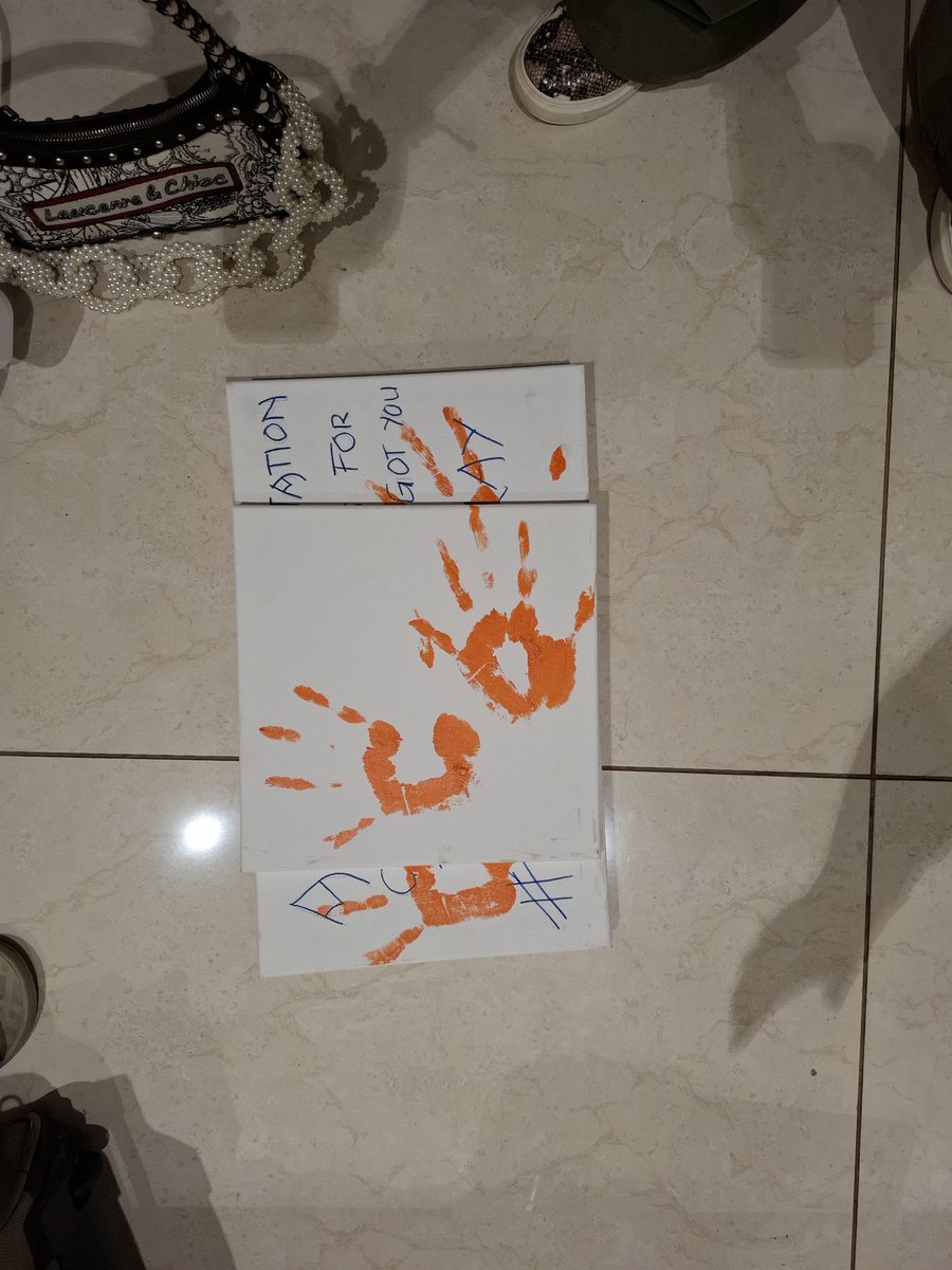 wairimuwraps's tweet image. Day 6-7 of the 16 Days Of Activism to End Gender‑Based Violence

I’m honored to share art born from Free Me the Play.

A few of these pieces were gifted to @Usikimye, carrying with them prayers of healing, strength, &amp;amp; love for every survivor +victim to feel the energy of care.