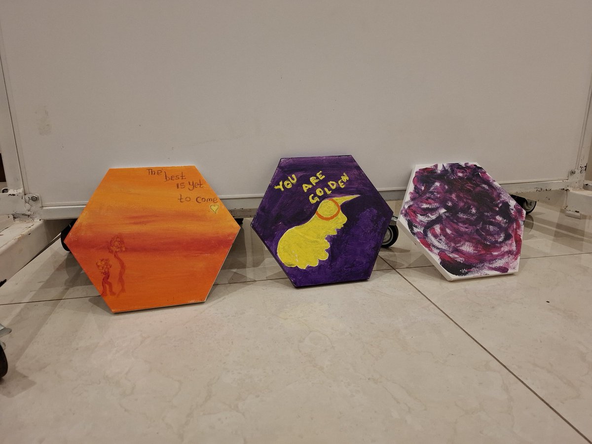 wairimuwraps's tweet image. Day 6-7 of the 16 Days Of Activism to End Gender‑Based Violence

I’m honored to share art born from Free Me the Play.

A few of these pieces were gifted to @Usikimye, carrying with them prayers of healing, strength, &amp;amp; love for every survivor +victim to feel the energy of care.