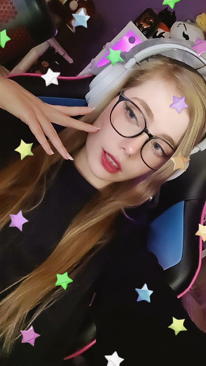 Liveee 
✨️twitch.tv/lolliichan✨️

#stream #twitch #twitchde
