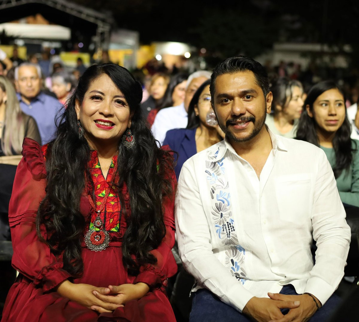 Hoy tengo el gusto de felicitar a la Presidenta Municipal de Santa Cruz Xoxocotlán, <a href="/Nancy_Benitez_/">Nancy Benítez</a> , en su cumpleaños. Que este nuevo año esté lleno de salud y éxitos, y que continúe conduciendo a Xoxo con la dedicación y entrega que la distinguen.

¡Muchas felicidades,