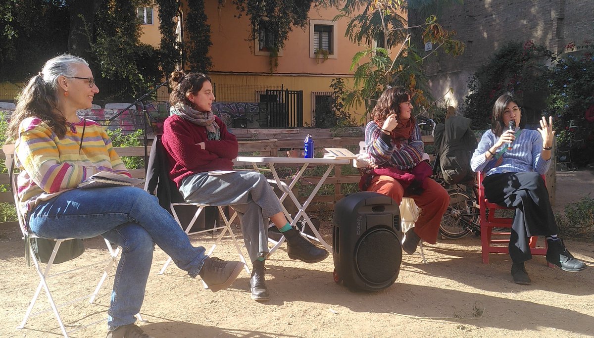 CGTBarcelona's tweet photo. 🔉 Dissabte 29N jornada de reivindicació, debat i música.

Vam parlar amb el @bcnuej  d’ecologia, gentifricació, autogestió i lluita.

Desprès vermut amb música de #JordiBertran i #AleixGarriga 🎶🎸

El 13 desembre ➕ ...visita @salvemalzina.

Jardí Sí 🌳: Pisos i Placeta No 🏗🆘 https://t.co/zhKJBfmM2H