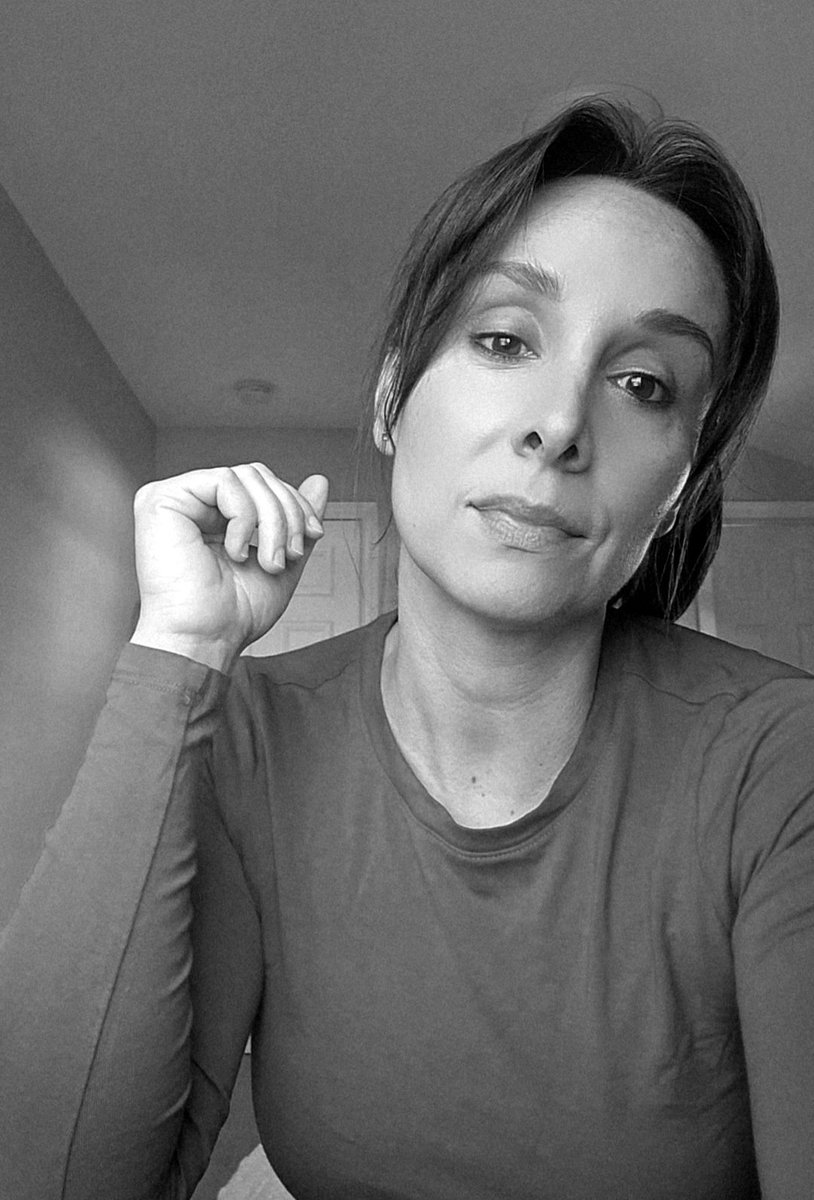 SandraAcostaArt's tweet image. Me and my art 🤍