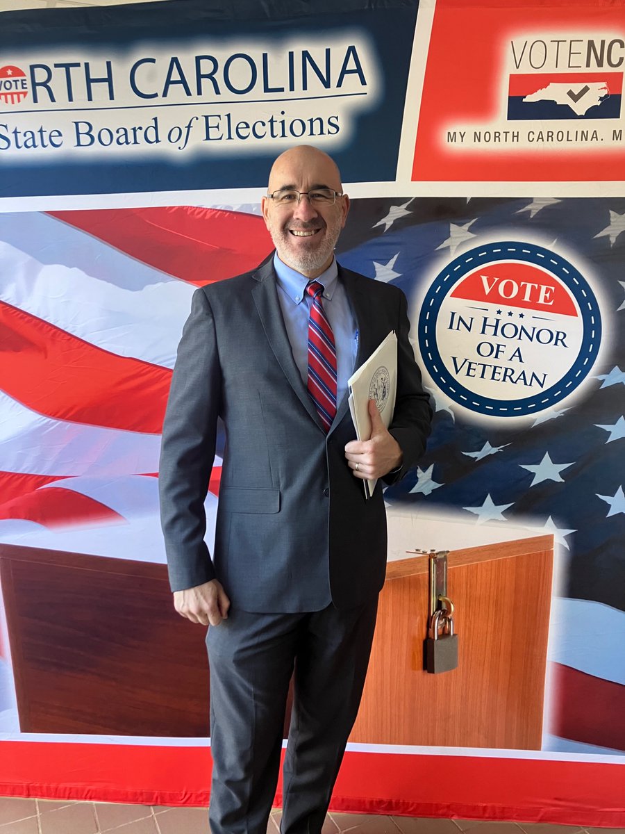 BrianRatledge's tweet image. It’s OFFICIAL! Been honored to serve 2 terms thus far and am seeking a 3rd. #wakecounty 
#judge #reelection #workhard #ncpol
