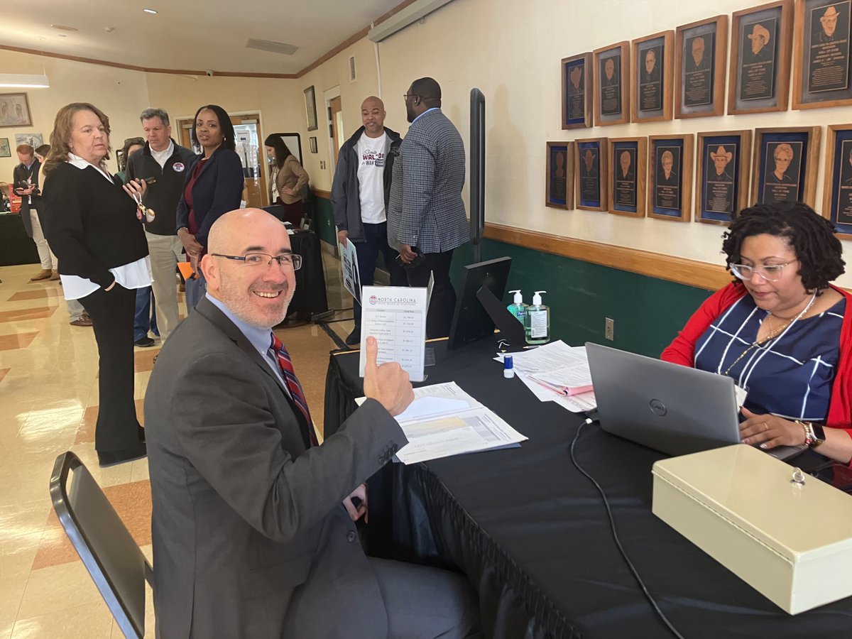 BrianRatledge's tweet image. It’s OFFICIAL! Been honored to serve 2 terms thus far and am seeking a 3rd. #wakecounty 
#judge #reelection #workhard #ncpol