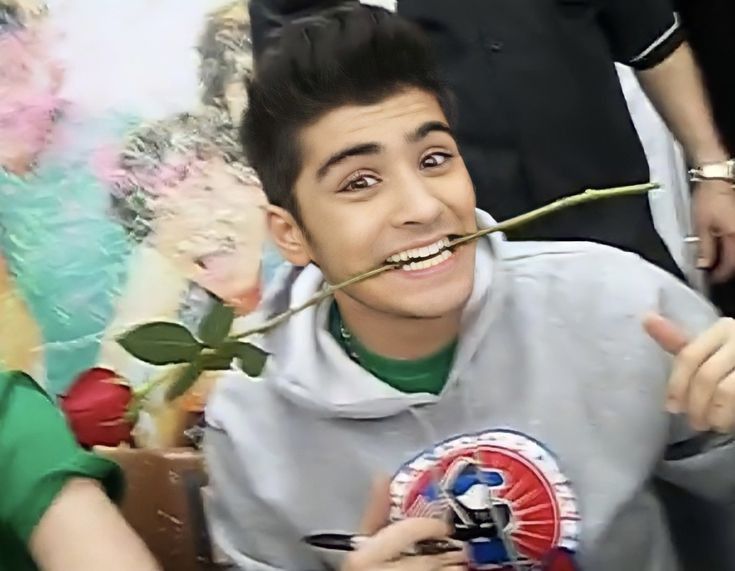 birdsonzain's tweet image. i&apos;m still here