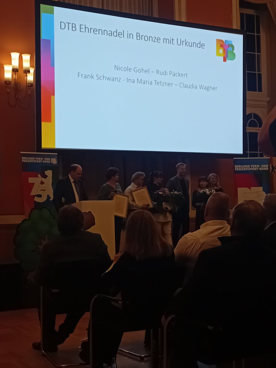 Der Berliner Turn- und Freizeitsportbund feiert sein 75-jähriges Jubiläum. Im Mittelpunkt: Die Ehrenamtlichen!
Eine schöne Veranstaltung, bei der wir uns einige tolle Ideen für unser 125-jähriges Jubiläum nächstes Jahr anschauen konnten.
