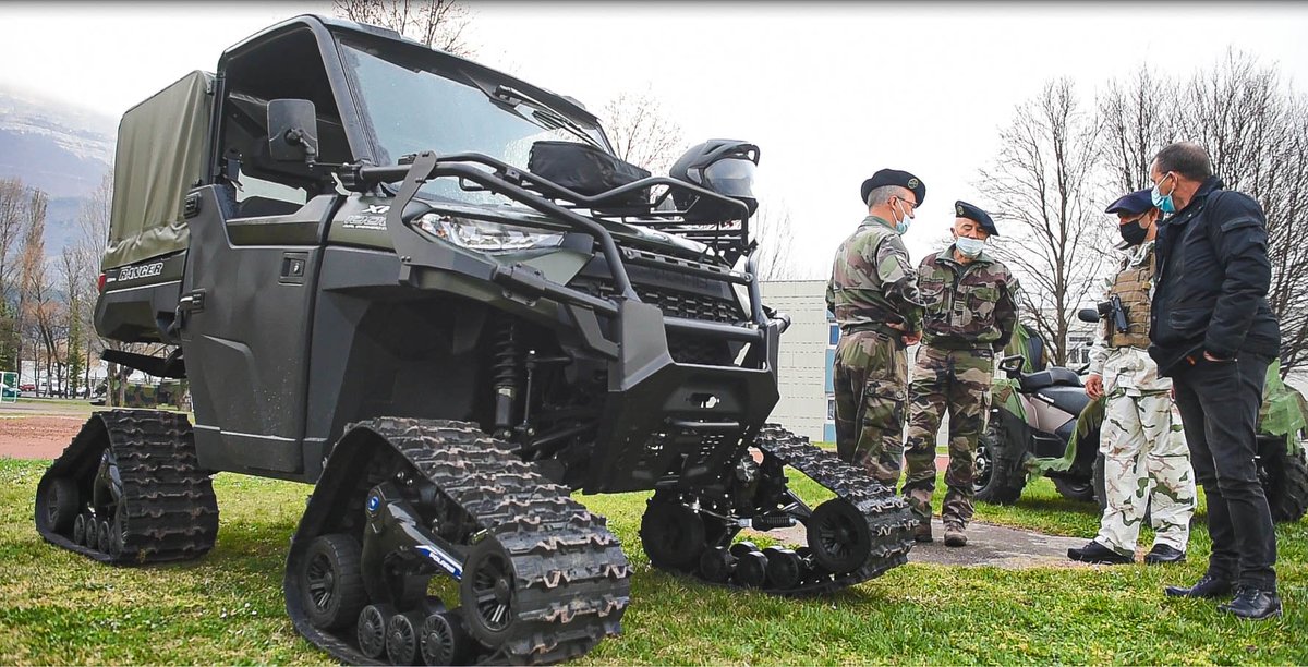 pascalbtr's tweet image. Des petits véhicules parfaitement adaptés au terrain de la @27bim 😉