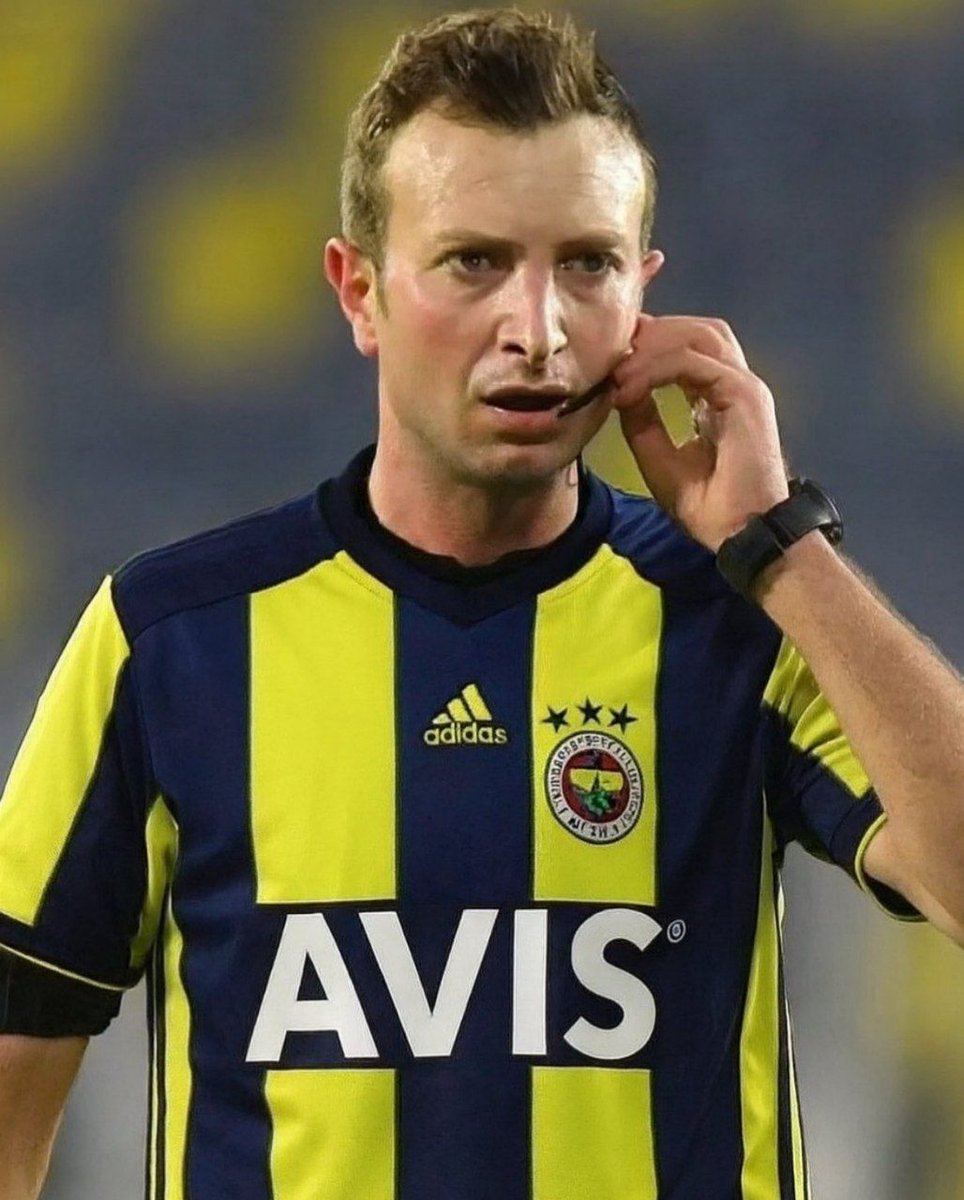 Galatasaray Yasin Kol'a rağmen 1 puan aldı.Fenerbahçe'ye verilmeyen kırmızı kart,Galatasaray lehine verilmeyen penaltı.
İbrahim Hacıosmanoğlu'ndan aldığı görevi başarıyla gerçekleştirdi..

#FBvGS