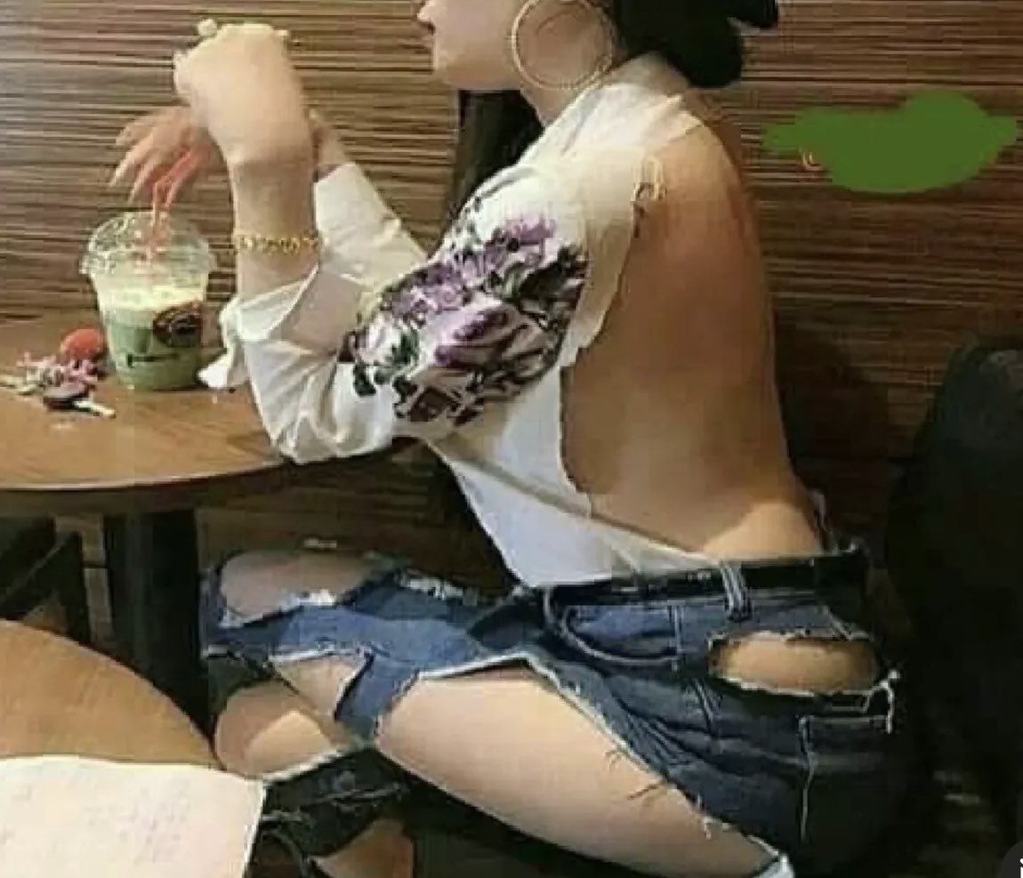 edel__weisss's tweet image. Moda mı? 🤔
köpek saldırmışta kafeye mi
kaçmış anlayamıyorum artık. #moda #model #MoDaoZuShi