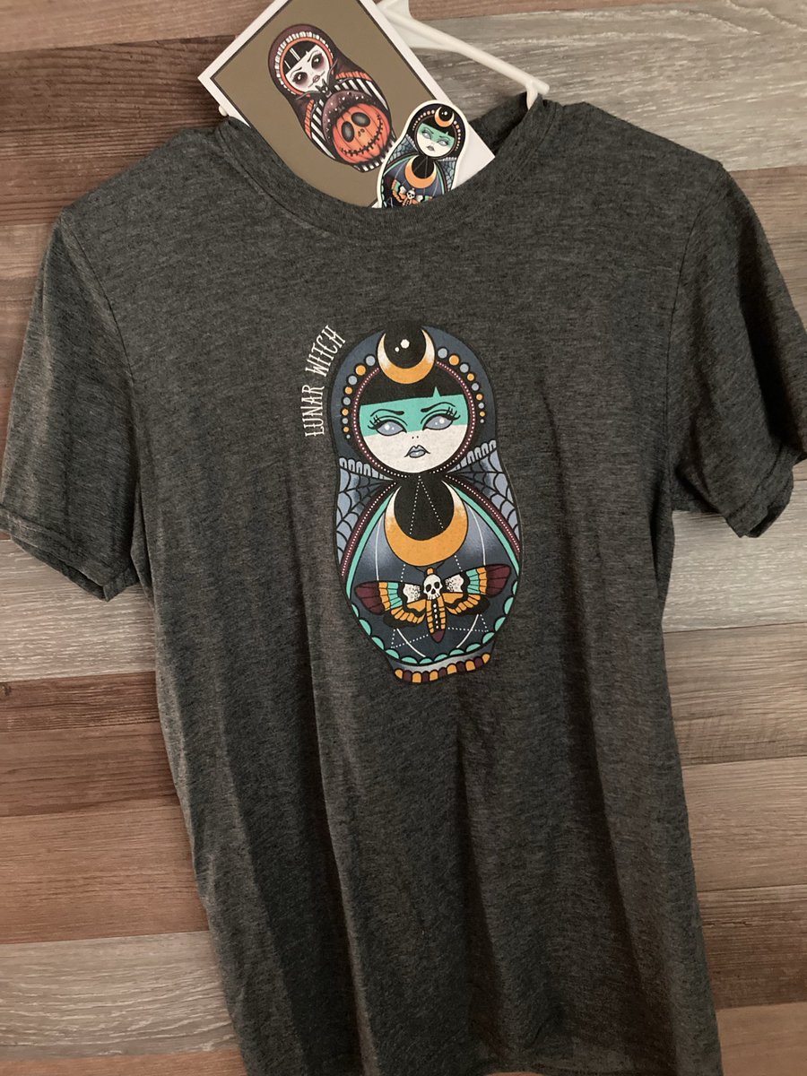 Chrimbo gift for my daughter— got one of my pals <a href="/Vickilicious10/">Vickilicious | Cute & Creepy Gang</a> tee designs. Perfect pressie for the cool and fashion conscious among us!