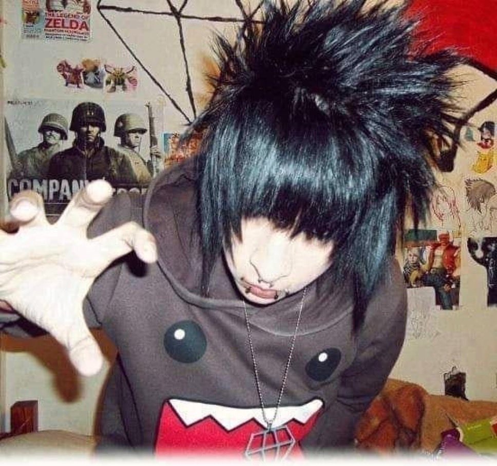 XxPOSERxX tweet media